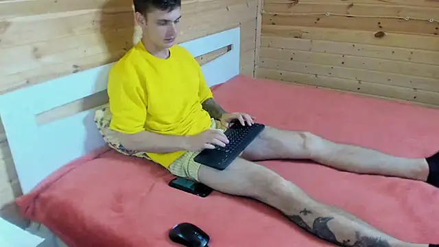 maks wolfis online show from 03/16/25, 04:34