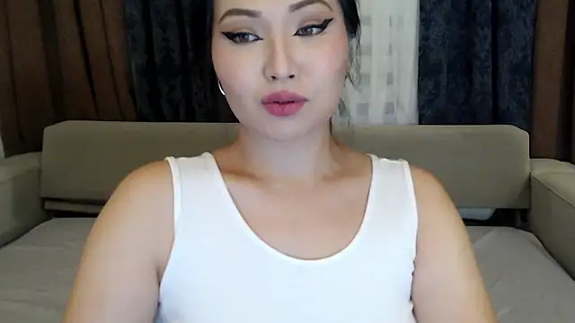 Snapshot of DanyMin chatting on 11/15/25, 07:23 DanyMin online show from 11/15/25, 07:23