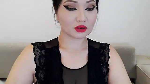 Snapshot of DanyMin chatting on 10/24/25, 07:29 DanyMin online show from 10/24/25, 07:29