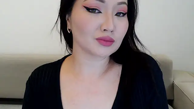 Snapshot of DanyMin chatting on 11/06/25, 07:23 DanyMin online show from 11/06/25, 07:23