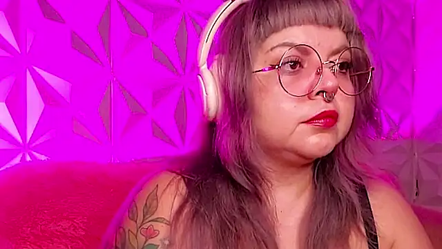 Satyn doll online show from 10/31/25, 12:40