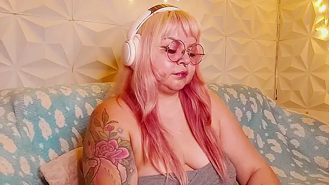 Snapshot of Satyn_doll chatting on 06/11/26, 12:32 Satyn doll online show from 06/11/26, 12:32