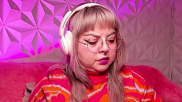 Satyn doll online show from 12/04/25, 11:59