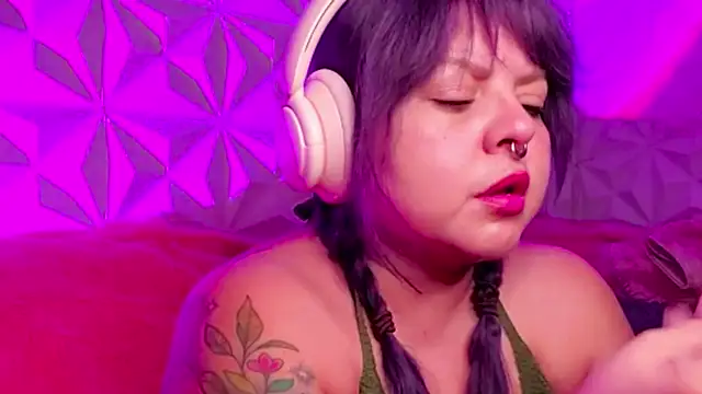 Satyn doll online show from 10/21/25, 04:34