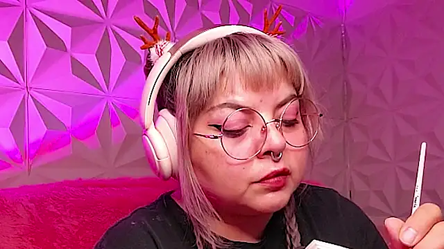 Satyn doll online show from 12/03/25, 12:23