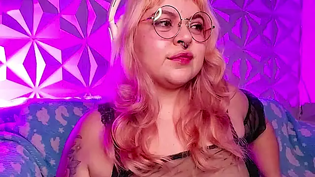 Satyn doll online show from 04/04/26, 12:50