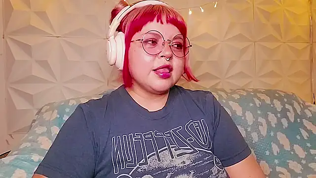 Snapshot of Satyn_doll chatting on 06/19/26, 10:25 Satyn doll online show from 06/19/26, 10:25
