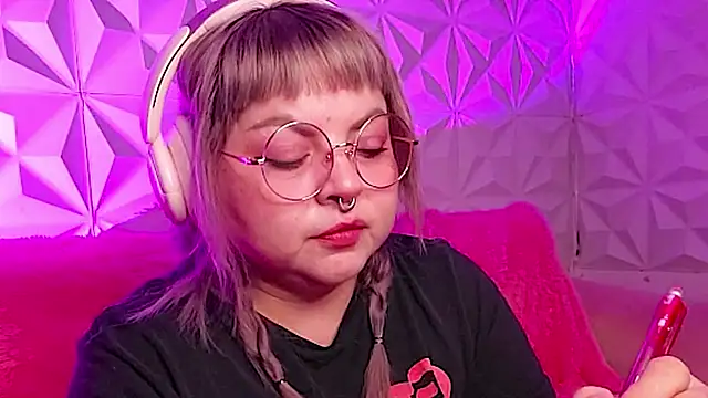 Satyn doll online show from 11/08/25, 10:35