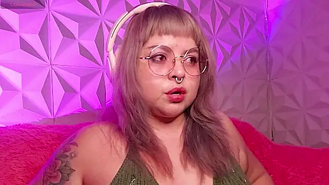 Satyn doll online show from 11/11/25, 12:05