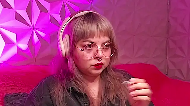 Satyn doll online show from 11/27/25, 11:49