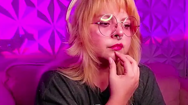 Satyn doll online show from 10/03/25, 11:28