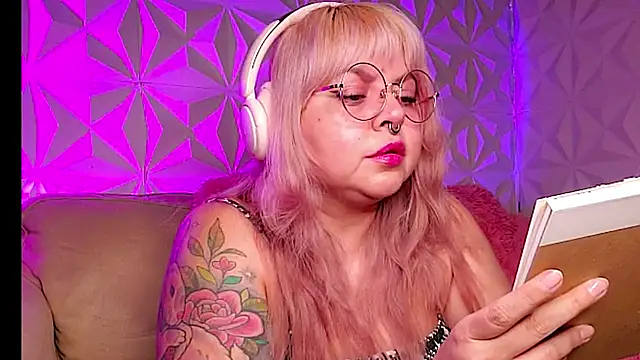 Satyn doll online show from 02/04/26, 11:11