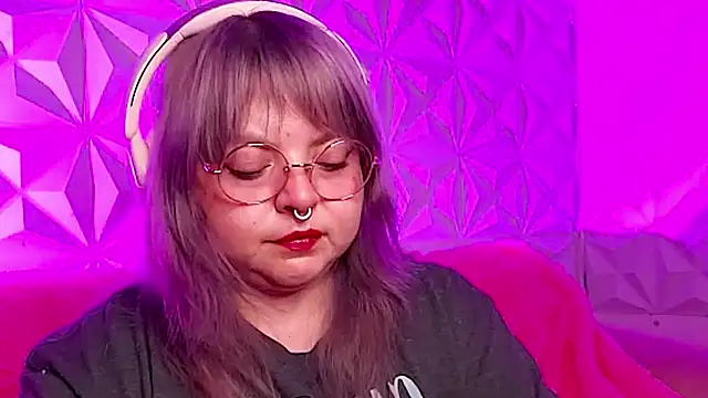 Satyn doll online show from 10/27/25, 11:49