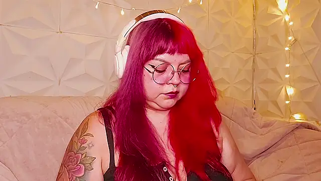 Snapshot of Satyn_doll chatting on 07/15/26, 11:56 Satyn doll online show from 07/15/26, 11:56