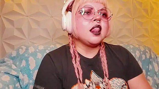 Satyn doll online show from 05/15/26, 11:14