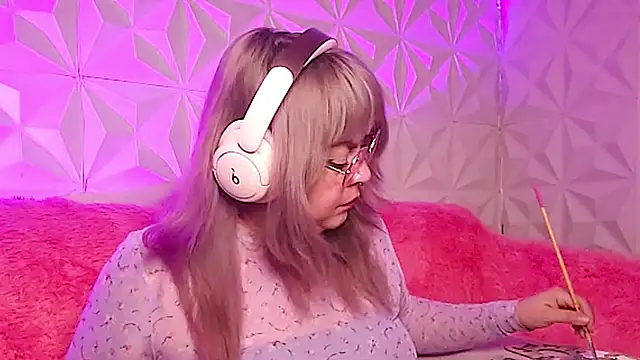 Satyn doll online show from 11/17/25, 11:42