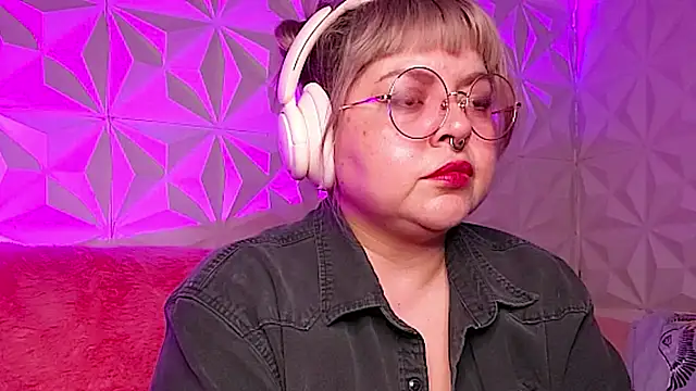 Satyn doll online show from 11/19/25, 12:10