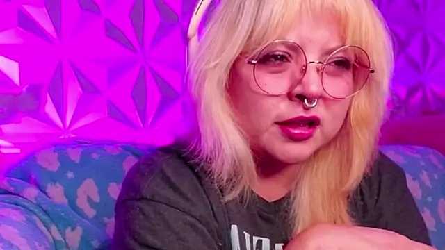 Satyn doll online show from 10/19/25, 10:12