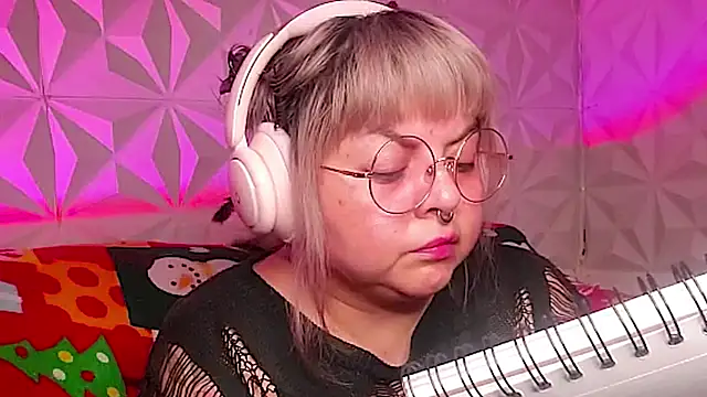 Satyn doll online show from 12/14/25, 10:04