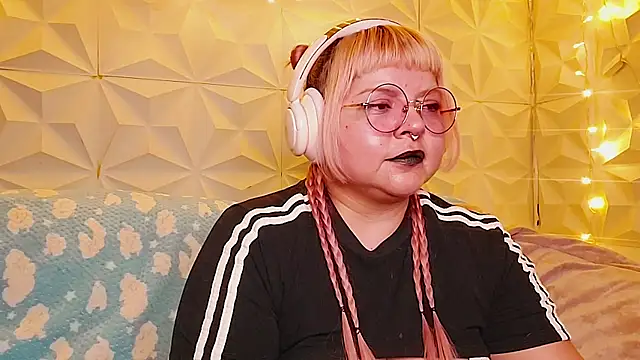 Satyn doll online show from 05/13/26, 12:28