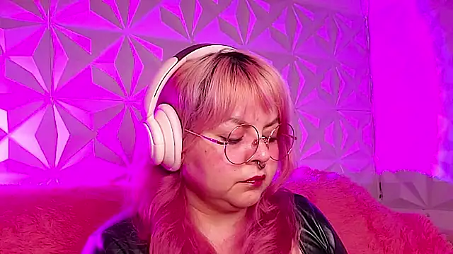 Satyn doll online show from 02/24/26, 11:38