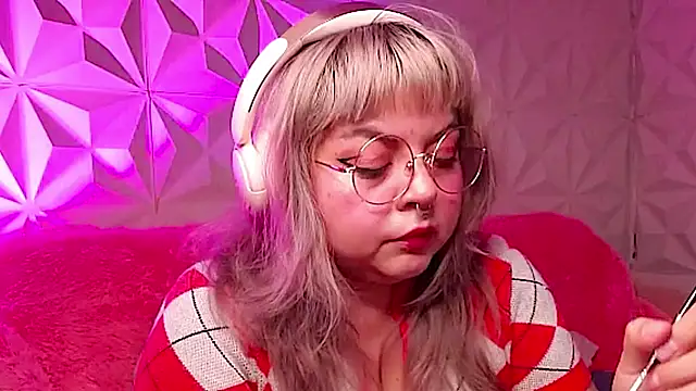 Satyn doll online show from 11/28/25, 11:05