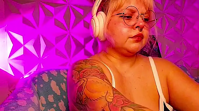 Satyn doll online show from 04/23/26, 11:28