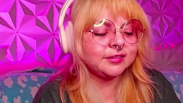 Satyn doll online show from 10/14/25, 03:18