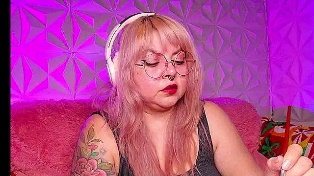 Satyn doll online show from 02/03/26, 12:10