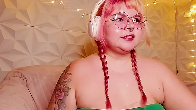 Snapshot of Satyn_doll chatting on 07/12/26, 10:32 Satyn doll online show from 07/12/26, 10:32