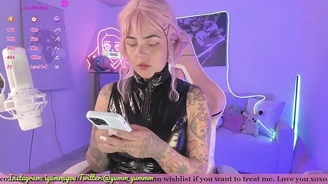 cute catlyn online show from 12/15/25, 03:29