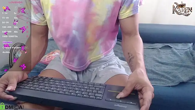 karen sofia  online show from 11/17/25, 07:51