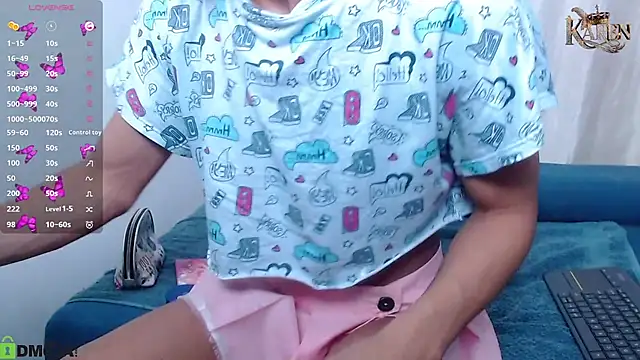 karen sofia  online show from 11/08/25, 10:52