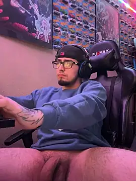 Snapshot of Alexwew2 chatting on 03/12/25, 11:54 Alexwew2 online show from 03/12/25, 11:54