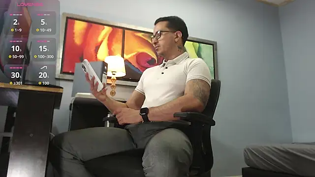 Snapshot of randyluke chatting on 02/09/26, 07:45 randyluke online show from 02/09/26, 07:45