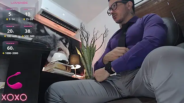 Snapshot of randyluke chatting on 12/16/25, 05:17 randyluke online show from 12/16/25, 05:17