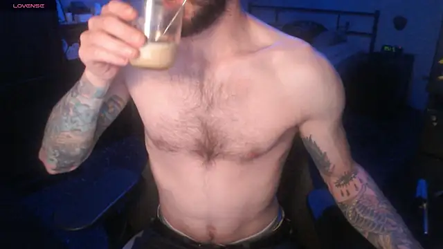 SexxxyLouis online show from 10/16/25, 07:33
