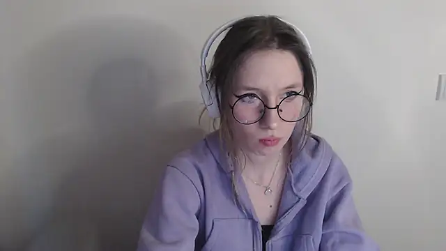  Hanna Moon  online show from 04/13/26, 11:47