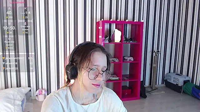 Snapshot of _Hanna_Moon_ chatting on 02/08/25, 10:18 Hanna Moon online show from 02/08/25, 10:18