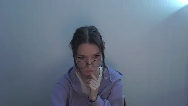 Snapshot of _Hanna_Moon_ chatting on 12/18/25, 09:14 Hanna Moon online show from 12/18/25, 09:14