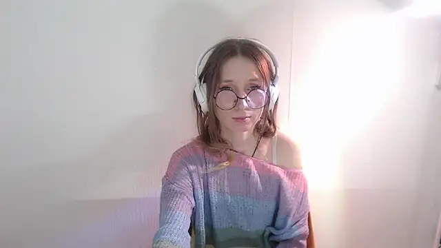  Hanna Moon  online show from 05/22/26, 08:34