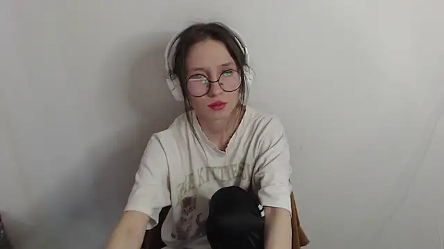  Hanna Moon  online show from 04/10/26, 07:48