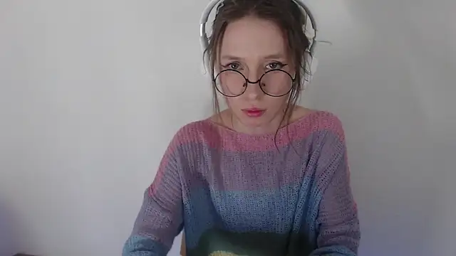  Hanna Moon  online show from 04/23/26, 05:47