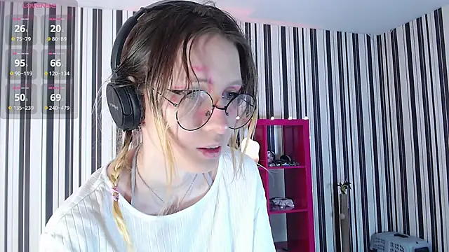 Snapshot of _Hanna_Moon_ chatting on 02/08/25, 07:15 Hanna Moon online show from 02/08/25, 07:15