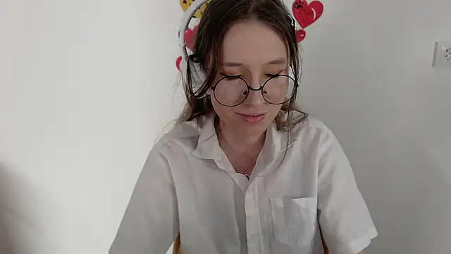  Hanna Moon  online show from 04/20/26, 12:08