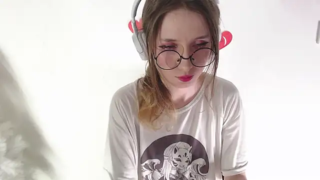  Hanna Moon  online show from 03/05/26, 10:01