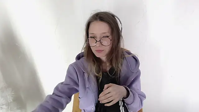  Hanna Moon  online show from 02/11/26, 11:43