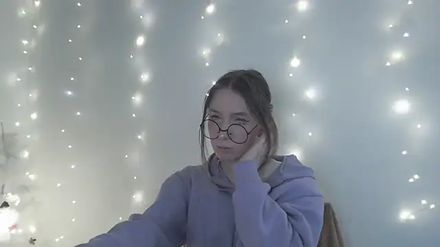  Hanna Moon  online show from 01/10/26, 09:26