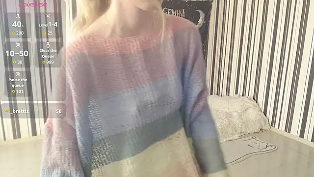 Snapshot of _Hanna_Moon_ chatting on 10/17/25, 12:29 Hanna Moon online show from 10/17/25, 12:29