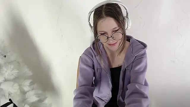  Hanna Moon  online show from 02/10/26, 09:41